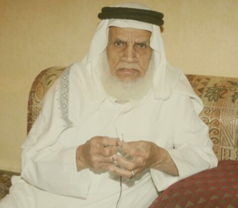 وفاة خيّاط كسوة الكعبة بعد صراع مع المرض دام شهرين  عن عمر ناهز 90