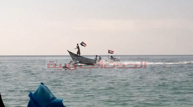 صيادي وقوى الثورة الجنوبية تقيم مهرجان بحري كرنفالي وخطابي  بشقرة ( مصور)