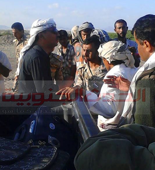 إيقاف موكب شبوة ومديريات المنطقة الوسطى في نقطة حسان وتحركات عسكرية للجيش اليمني ( مصور )