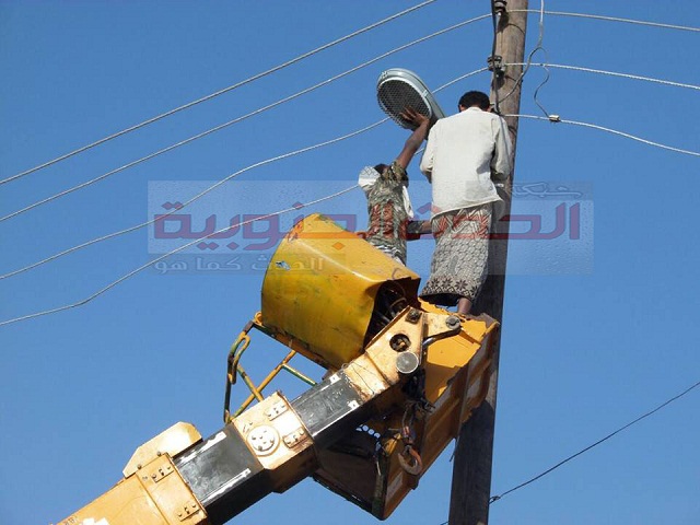 تدشين مشروع الإنارة بحي الآثار بجعار