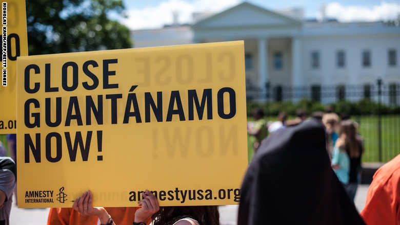 أمريكا تبعد 5 معتقلين في “غوانتانامو” منهم 3 يمنيين وتونسيان إلى كازاخستان