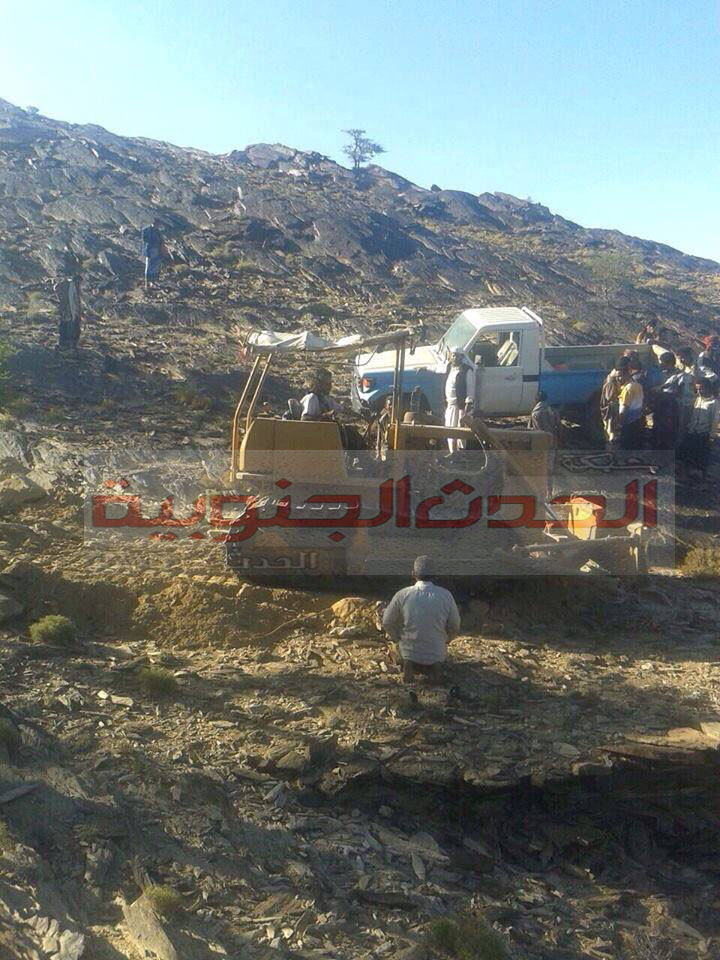 نهضة بالبنية التحتية,, افتتاح طريق قمة جبل الحديد بقربان وتركيب محطة اتصالات بمديرية جيشان