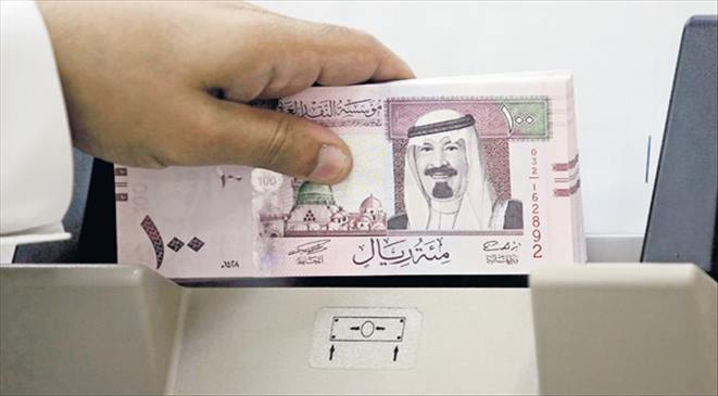 السعودية تقر موازنة 2015 بـ229 مليار دولار