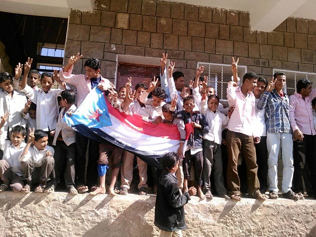 ضمن التصعيد الثوري مدرسة النهضة بموعد حمادة بالازارق تجدد رفع إعلام دولة الجنوب