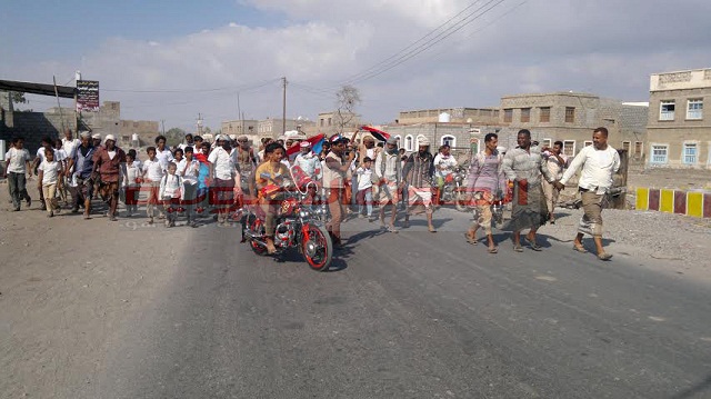 مسيرة غاضبه بمدينة شقرة الساحليه استنكاراً لمقتل القيادي الجنيدي