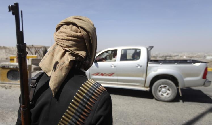 تداعي المواقع الحوثية بيد المقاومة وسط معارك شرسة في تعز