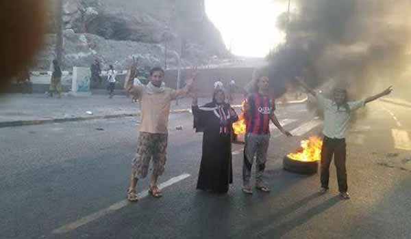 إرم الاماراتية –  إصابة 13 من الحراك بعدن اليمنية صور