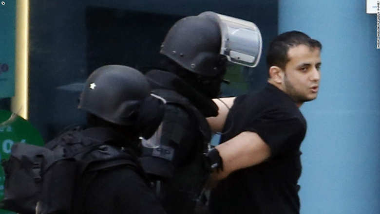 الاندبندنت: زيادة جرائم الكراهية ضد مسلمي بريطانيا بنسبة 300 في المئة منذ هجمات باريس