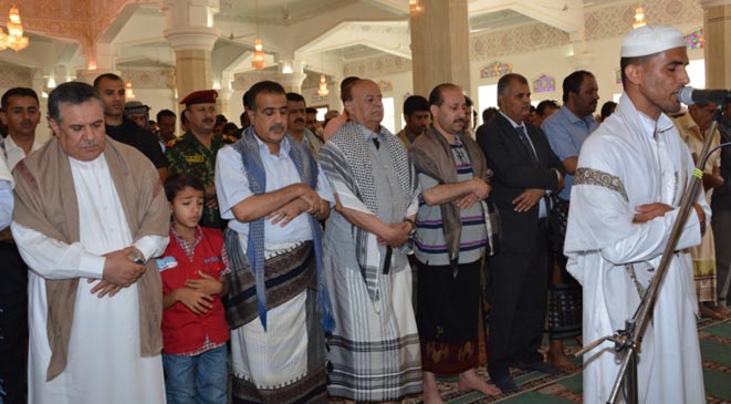 هادي يجد ملاذه الآمن في معقل الانفصاليين