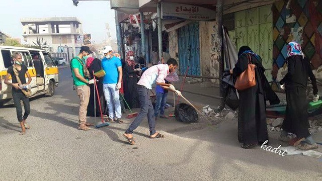 حملات  شعبية  لتنظيف شوارع عدن (صور)