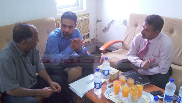 وزير الإشغال العامة يناقش مع محافظ أبين إعمال صيانة الطرق