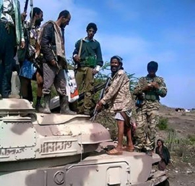 قبائل مريس تسيطر على معسكر الصدرين (صور)