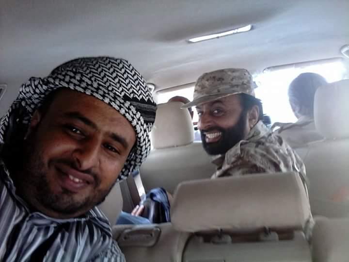 قيادات الثورة الجنوبية  جنب إلى جنب مع قيادات الشرعية بجبهة أبين (صور)