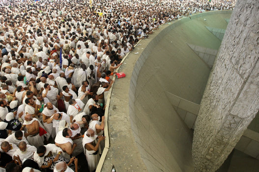 صحف عربية منقسمة حول حادث رمي الجمرات