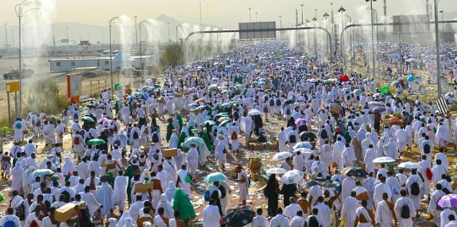 ضيوف الرحمن ينفرون من “عرفات” إلى “مزدلفة”