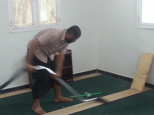 تحت شعار معا”لتنظيف بيوت الله .. مبادرة شبابية بمدينة مودية لتنظيف مساجد المدينة