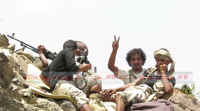 جولة استطلاعية بالخطوط الأمامية بعقبة ثرة (ملف صور)