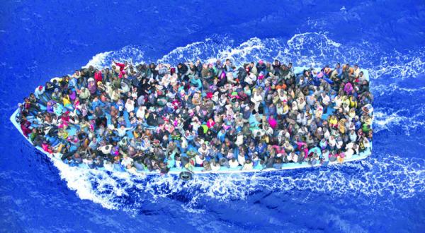 رحلة الهجرة السرية إلى أوروبا تبدأ من «فيسبوك» بـ2800 دولار على «يخت سياحي»