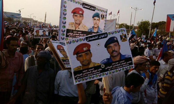 ألاف الجنوبيين يحتشدون بخور مكسر لإحياء الذكرى 52 لثورة 14 اكتوبر