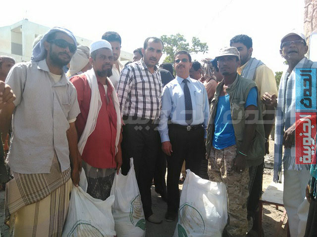 هجوم مسلح على موكب محافظ أبين  إثناء تدشينه عمل السلل الغذائية من مركز الملك سلمان