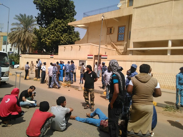 اغيثو  جرحانا  بالسودان !