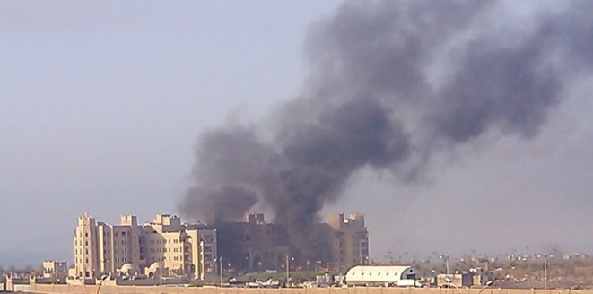 وزير يمني ونجله ضمن جرحى هجوم فندق القصر