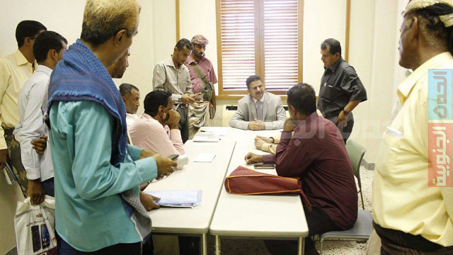 محافظ ابين يؤكد على اهمية اعطاء المزيد من العناية لشهداء وجرحى محافظة ابين وينوه بالابتعاد عن الاساليب الملتوية