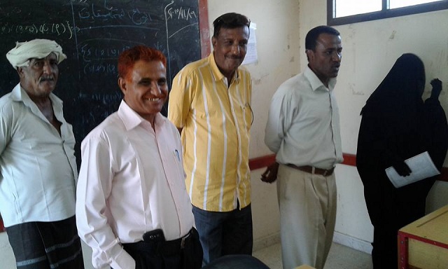 مدير مكتب التربية والتعليم خنفر يزور المراكز الامتحانية في المسيمير والكود