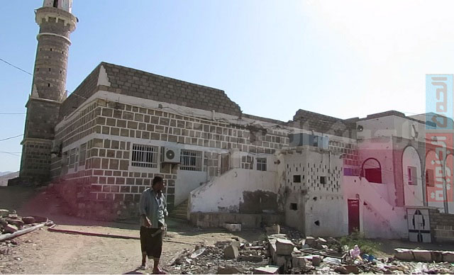 بيوت الله  لم تسلم من دمار الحوثيين بلودر ( ملف مصور)