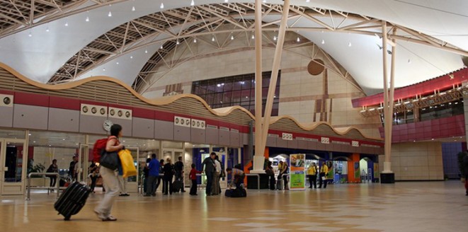 بالصور.. 4 وزراء مصريين يخضعون للتفتيش الذاتي في مطار شرم الشيخ