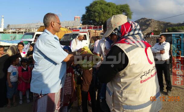 محافظ الضالع يدشن عمل الهلال الأحمر الإماراتي  بالضالع