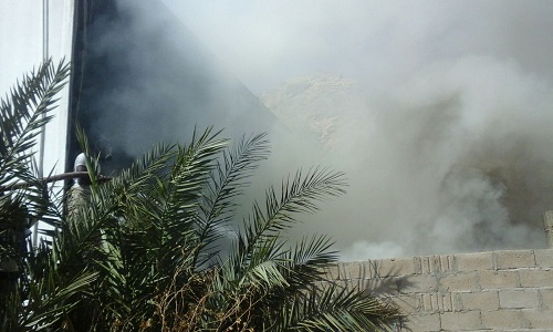 حريق هائل بالقرب من القصر الجمهوري بالمكلا