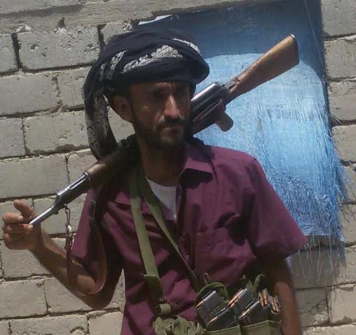 القيادي بالمقاومة الجنوبية النخعي يدعو أبناء عدن للالتفاف و التعاومن مع محافظ عدن الزبيدي و مدير أمنها شائع