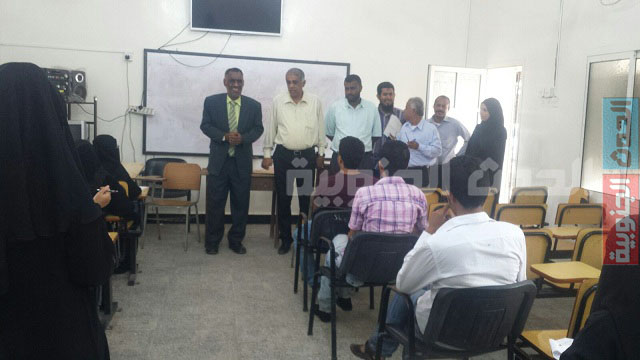 العبادي يتفقد سير الامتحانات في كلية اللغات بجامعة عدن