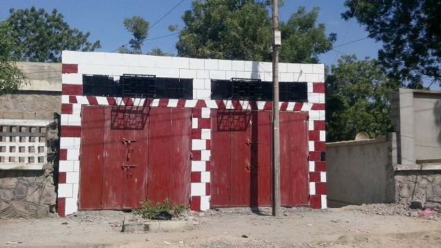 مدارس العاصمة عدن بين استهتار المسؤولين والبناء العشوائي