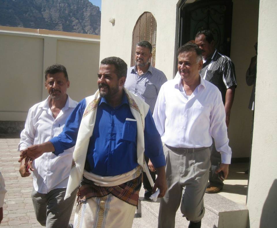 مدير عام المعلا يوجه بوقف ظاهرة البناء العشوائي، ويحذر من البيع والشراء في الاراضي المبسوط عليها