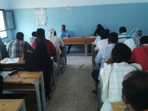 مكتب التربية خنفر يلتقي بالأخصائيين الإجتماعيين ويناقش تفعيل عملهم        