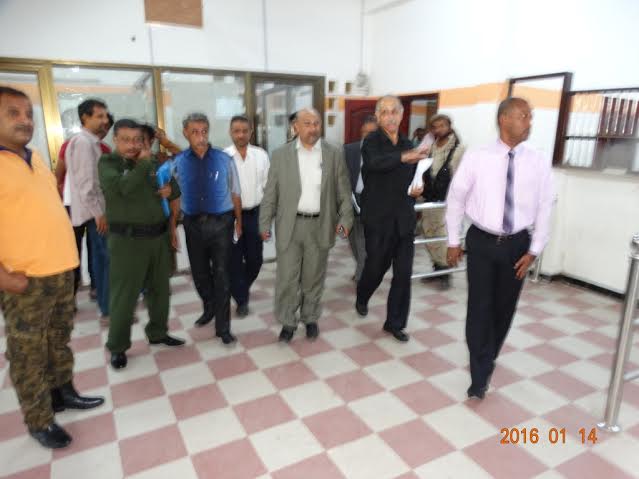 الجعيملاني يزور مكتبي الأحوال المدنية والهجرة والجوازات بعدن