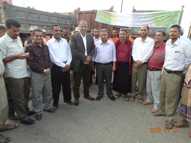 المحافظ الزبيدي يدشن حملة النظافة الشاملة بعدن