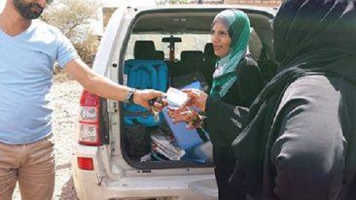 تواصل مؤسسة الضياء للحقوق والتنمية حملتها الانسانية بمحافظة ابين توزيع ادوية لمرضى السكري