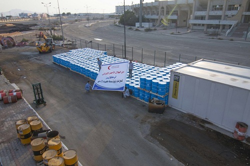 لمواجهة تداعيات فصل الصيف : الهلال الأحمر توفر مواد تشغيل محطات الطاقة في عدن