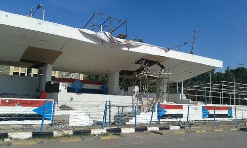 بالتنسيق مع السلطة المحلية في خور مكسر حملة “بوادر خير” تقوم بصيانة وترميم منصة ساحة العروض