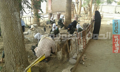 تنفذه مؤسسة شباب للتنمية الشاملة . تدشين مشروع تشجير عددا من مدارس خنفر