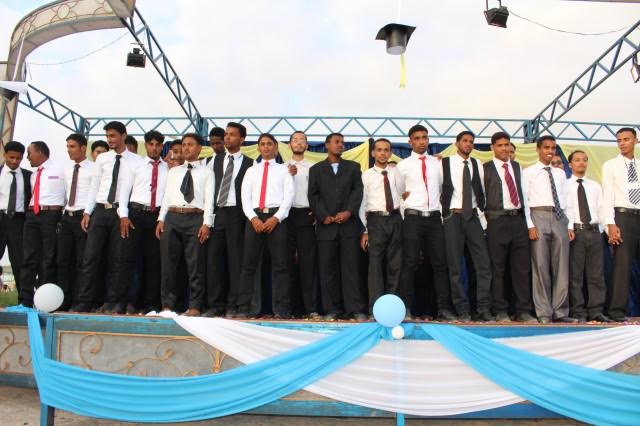 الشحر تحتفل بتخرج 400 خريج وخريجة في حفل بهيج أقامته تنسيقية الطلاب الدارسين بالجامعات و المعاهد من أبناء المدينة