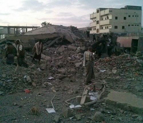 مسلحون يقومون بتدمير مبنى امن لحج بالمتفجرات