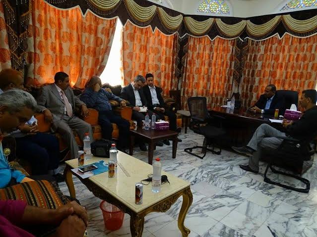 محافظ عدن يلتقي الوفد التركي  