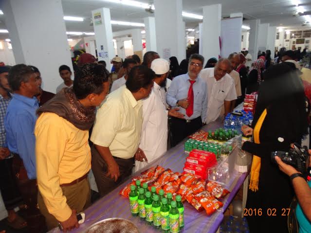 الوكيل شاذلي يفتتح البازار التجاري النسائي بعدن