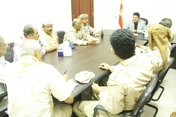 محافظ ابين يتراس اجتماعاً استثناياً للقيادات الامنية والعسكرية والمقاومة