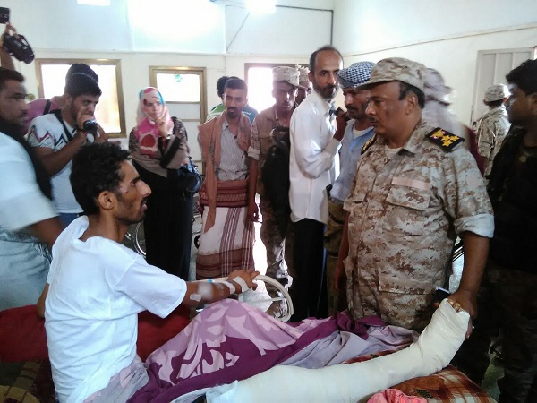 مدير امن ابين يتفقد جرحى معركة تحرير ابين