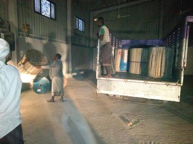 مؤسسة المياه أبين تستلم أسلاك كهربائية لخطوط الأبار وتشغل خمسة أبار من محطة الحصن